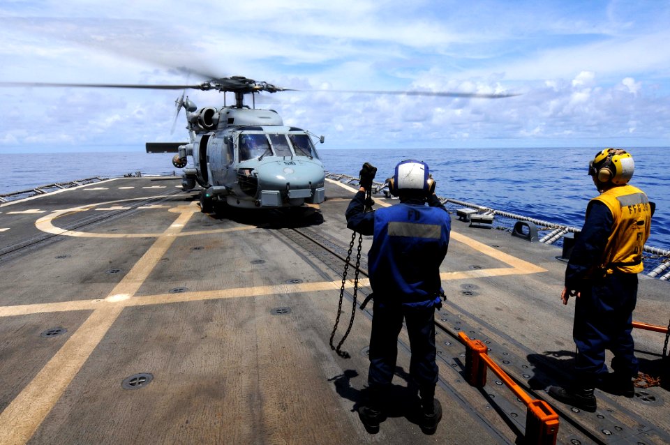 USS Underwood flight quarters 120721-N-ZE938-081