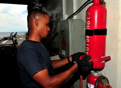 USS Underwood participates in Southern Seas 2012, Operation Martillo 121017-N-ZE938-094