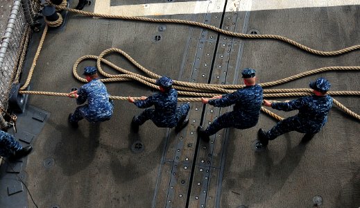 USS Underwood 120423-N-ZE938-149