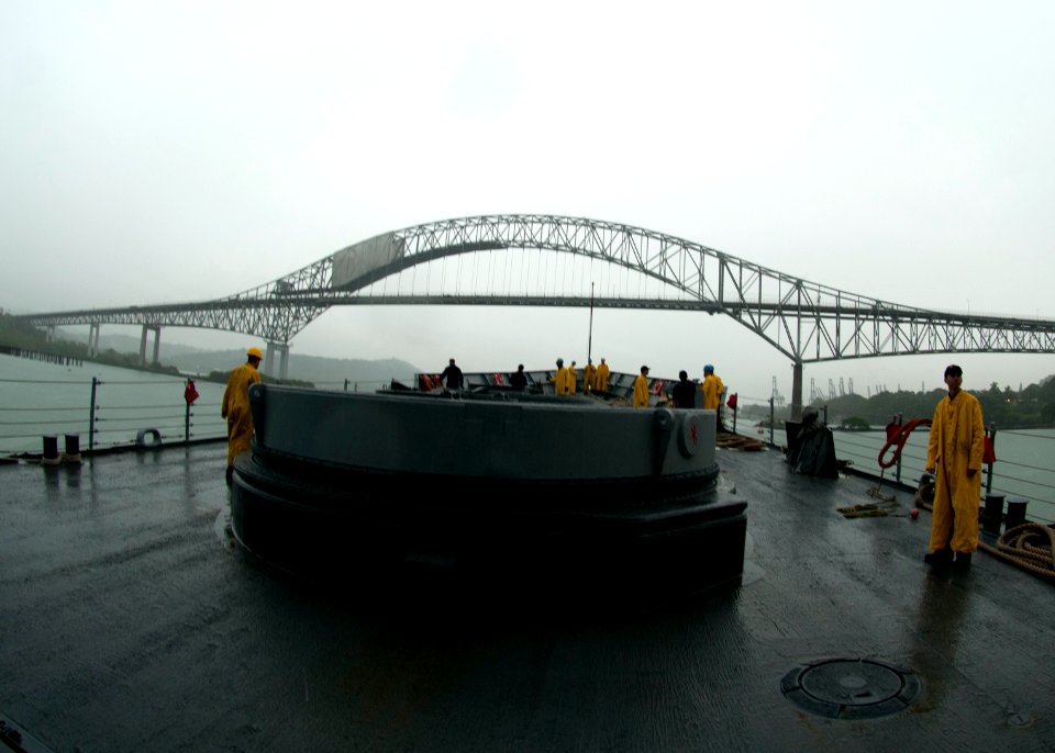 USS Underwood 120706-N-NL541-052