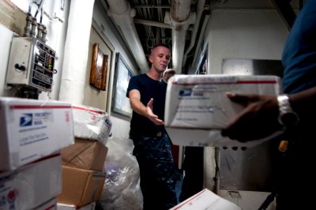 USS Underwood sailor at work 120727-N-NL541-197