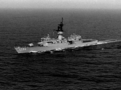 USS Valdez (FF-1096) underway