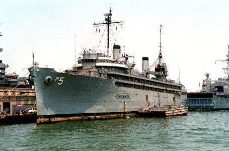 USS Vulcan AR-5 Norfolk 1992 photo