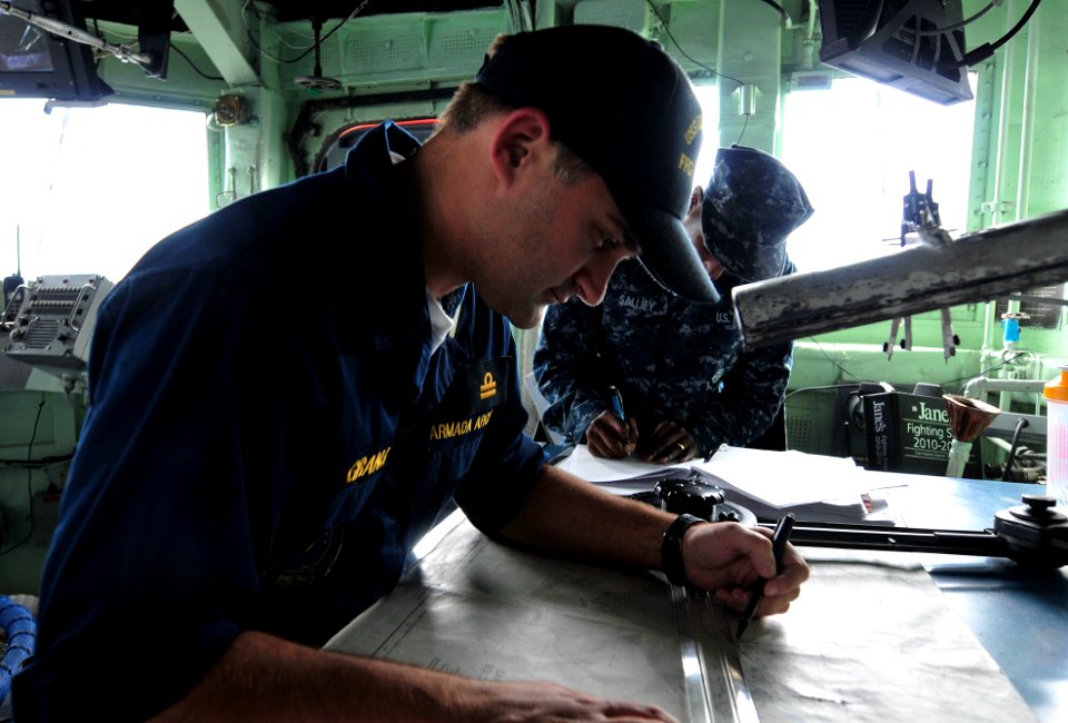 USS Underwood participates in Southern Seas 121016-N-ZE938-070
