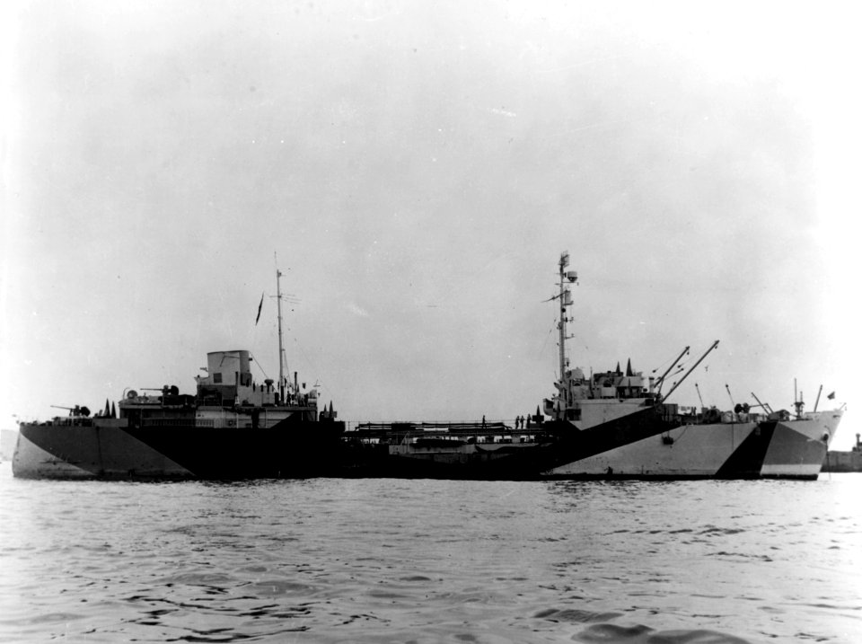 USS Wabash (AOG-4) on 23 October 1944 (19-N-75175)