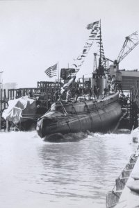 USS Wahoo (SS 238) is launched