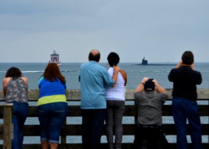 USS Virginia deploys 130813-N-TN558-166 photo