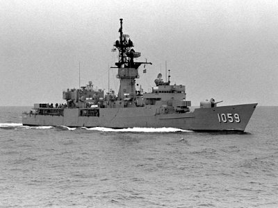 USS W.S. Sims (FF-1059) in the Mediterranean Sea 1981