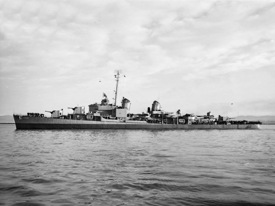 USS Walke (DD-723) off the Mare Island Naval Shipyard on 24 March 1945 (19-N-84479)
