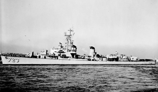USS Walke (DD-723) off the San Francisco Naval Shipyard on 13 February 1952 photo