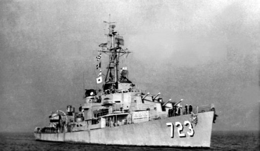 USS Walke (DD-723) underway c1953