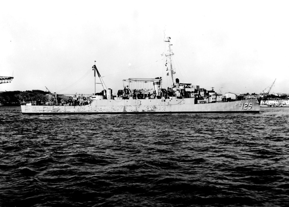 USS Wantuck (APD-125) off the San Francisco Naval Shipyard on 30 January 1957 (7575302)