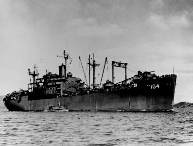 USS Westmoreland (APA-104) underway, circa in 1945 (NH 80016)