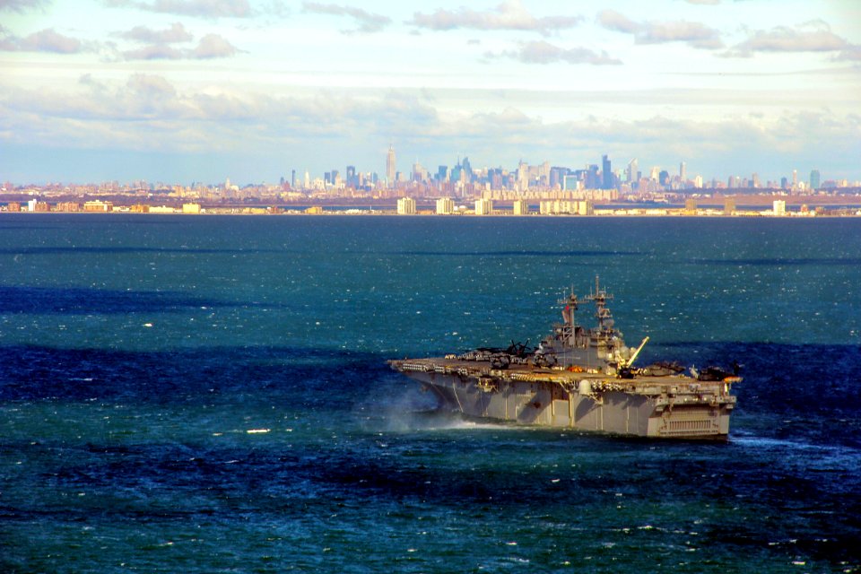USS Wasp positioned near New York. (8161047840)