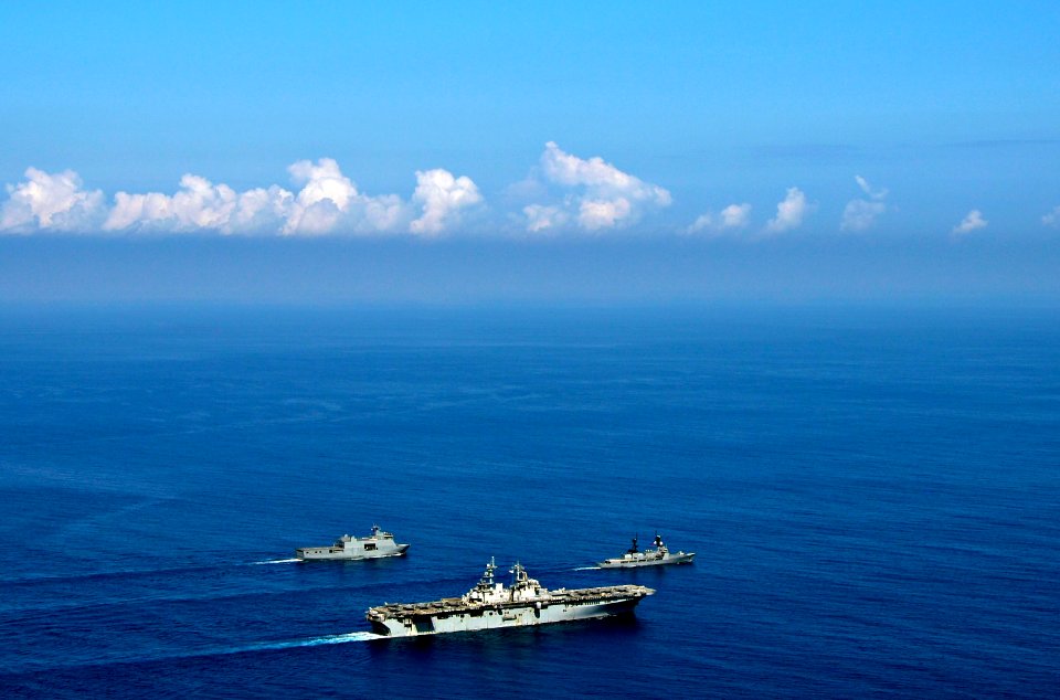 USS Wasp, BRP Ramon Alcatraz and BRP Tarlac at Balikatan 2019 - 001