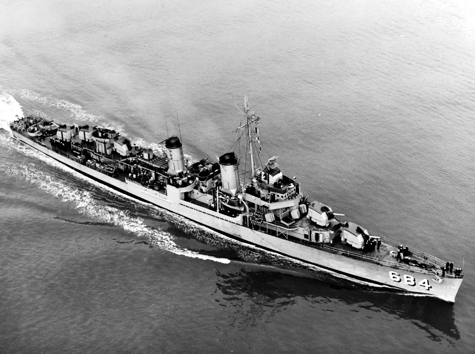 USS Wedderburn (DD-684) underway in San Francisco Bay, California (USA), circa in 1951 (NH 94310)