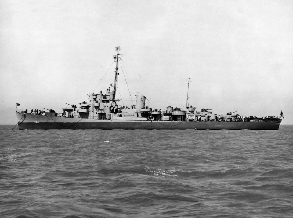 USS Wesson (DE-184) anchored off the Mare Island Naval Shipyard, California (USA), on 1 July 1945 (NH 107615)