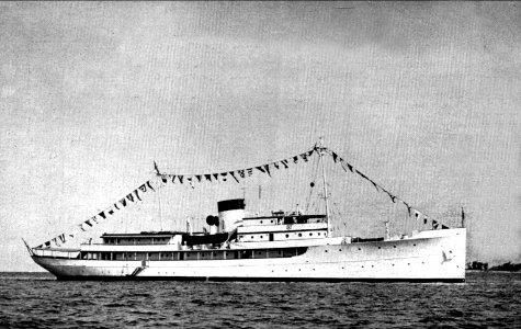 USS Williamsburg (AGC-369) in 1950 photo