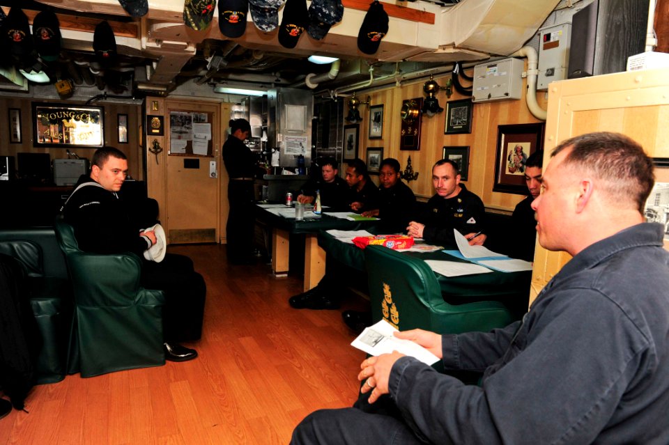 USS Winston S. Churchill action 150328-N-BD333-038