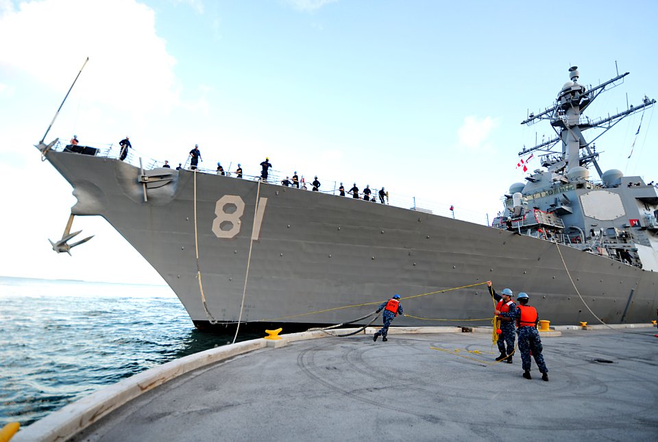 USS Winston Churchill arrives at NAS Key West 140905-N-YB753-030