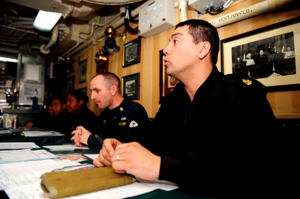 USS Winston S. Churchill action 150328-N-BD333-101