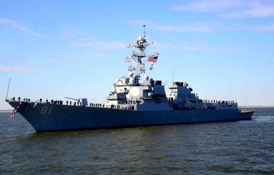 USS Winsont S. Churchill returns to Norfolk. (8599730443)