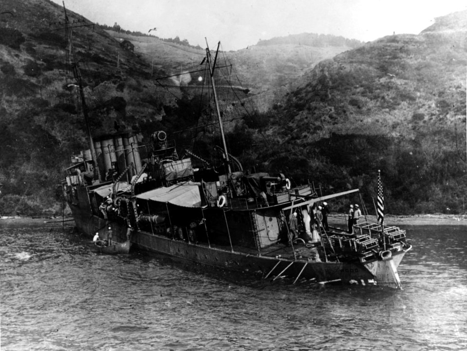 USS Wood (DD-317) aground on Angel Island, California (USA), sometime in the 1920s (NH 65150)