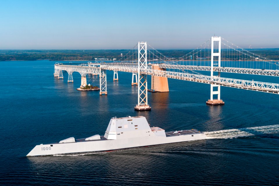 USS Zumwalt (29879669974)