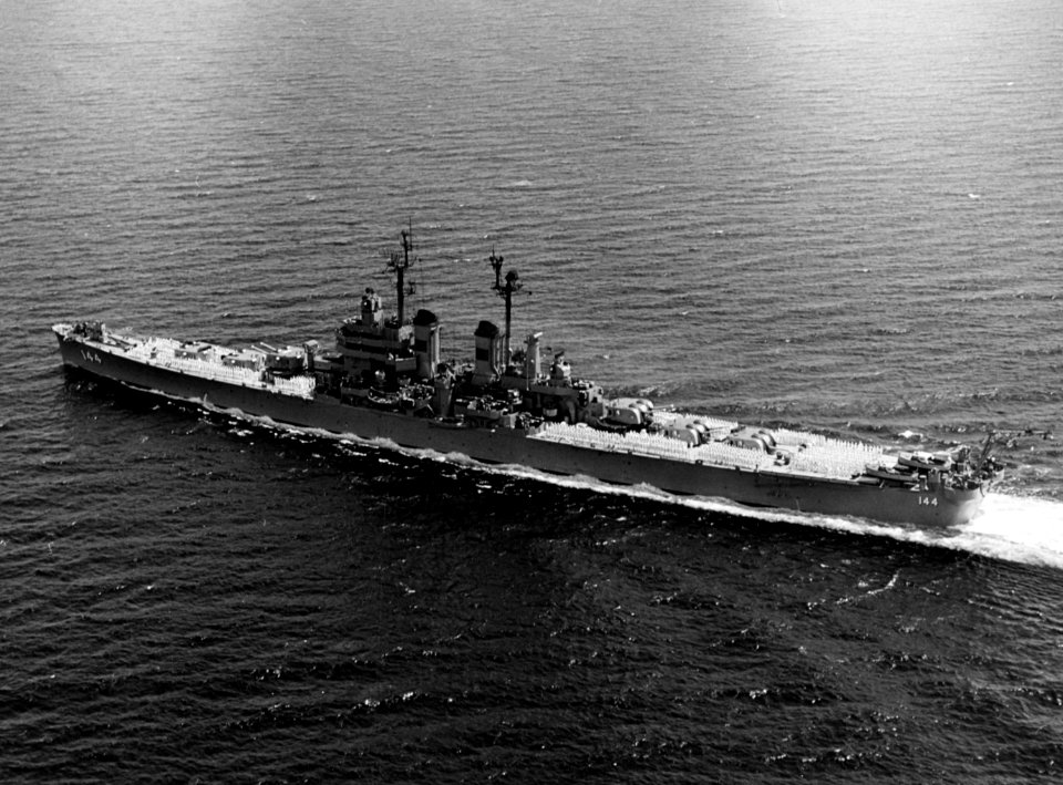 USS Worcester (CL-144) underway on 31 May 1952 (NH 91831)