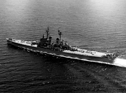 USS Worcester (CL-144) underway on 31 May 1952 (NH 91831)