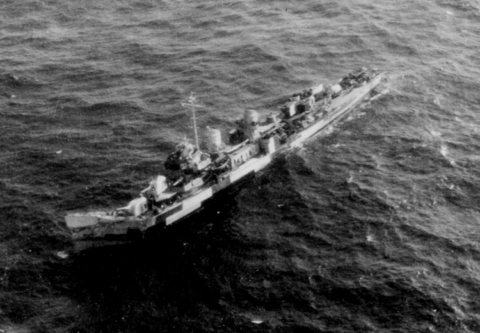 USS Yarnall (DD-541) damaged after a collision on 4 March 1945 (80-G-356106)