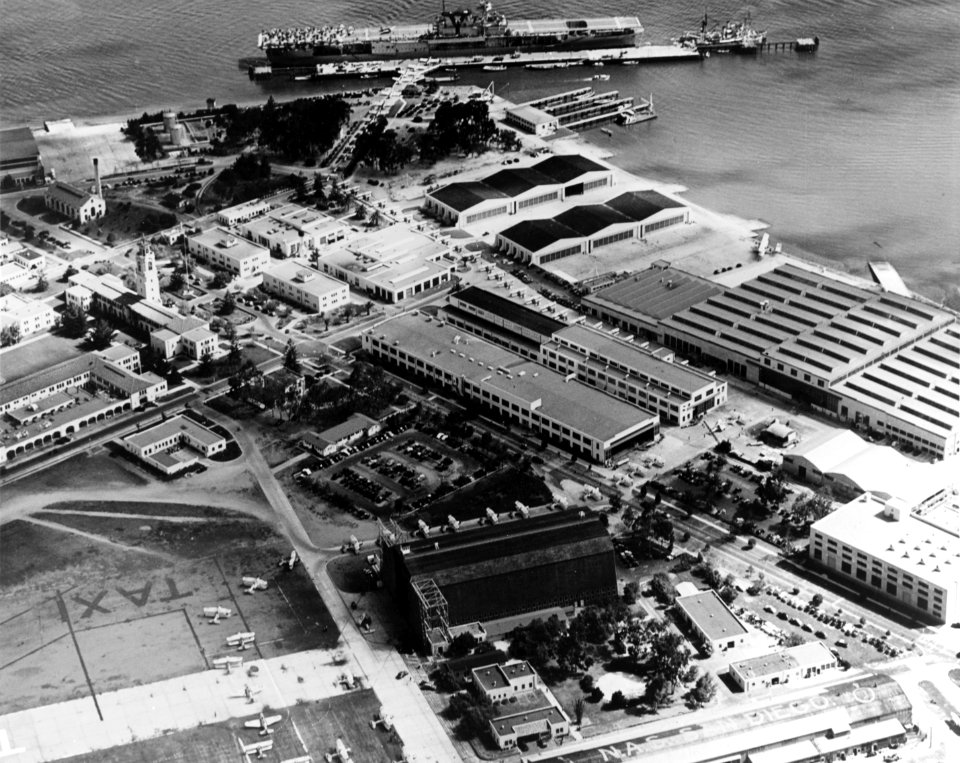 USS Yorktown (CV-5) loading planes at Naval Air Station North Island, California (USA), 29 March 1940 (80-CF-2115-10)