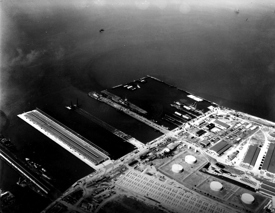USS Yorktown (CV-5) docked at Naval Station Norfolk, Virginia (USA), on 9 September 1941 (80-G-454535)