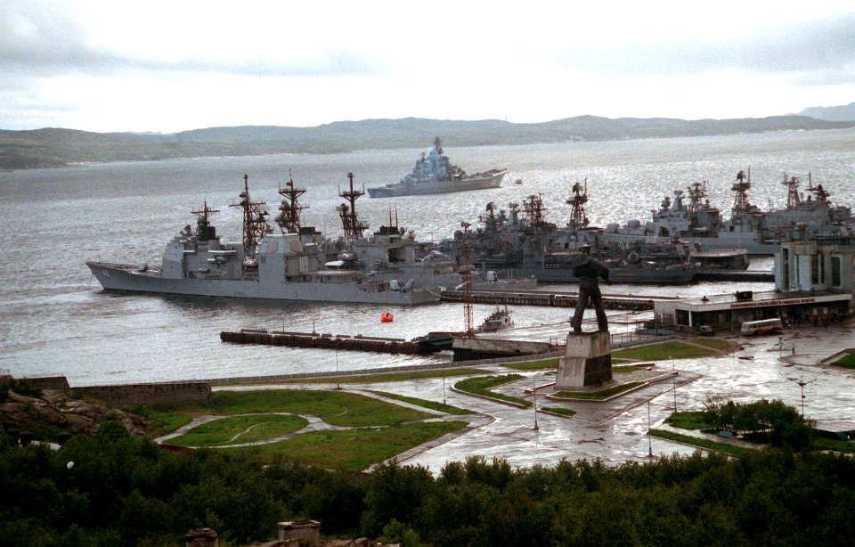 USS Yorktown (CG-48) in Severomorsk