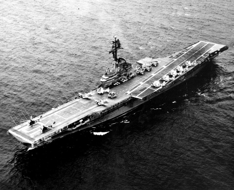 USS Yorktown (CVS-10) underway June 1962