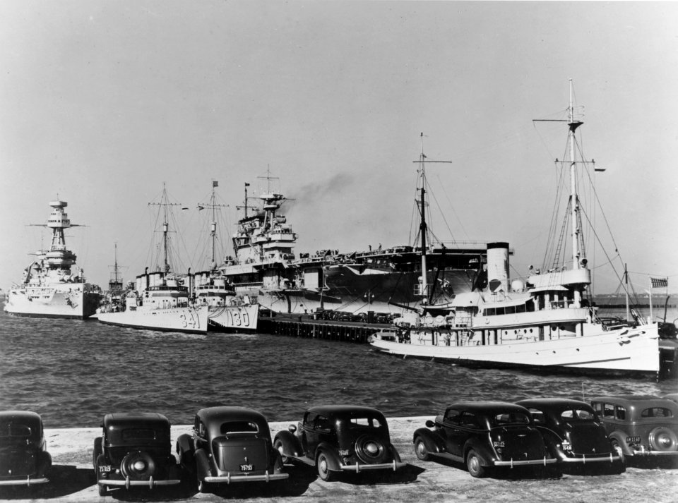 USS Yorktown (CV-5), USS Texas (BB-35), USS Jacob Jones (DD-130), USS Decatur (DD-341) and USS Kewaydin (AT-24) at Naval Station Norfolk, in 19 October 1937 (80-CF-2115-11)