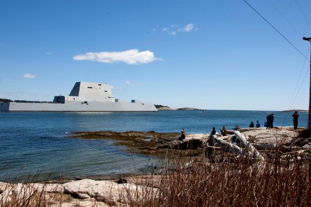 USS Zumwalt departs Bath, Maine to conduct acceptance trials. (26493633871)