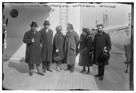 Ussischkin (Ussishkin), Weizmann & wife, Einstein & wife & Mossessohn LCCN2014712252