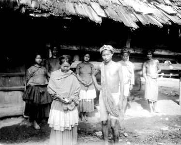 Utanför bytemplet (lobo). Sulawesi. Indonesien - SMVK - 000237