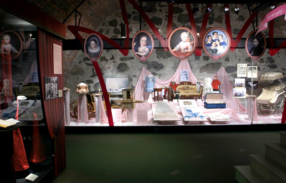 Utställning, Prinsessor, år 2005 - Livrustkammaren - 16438