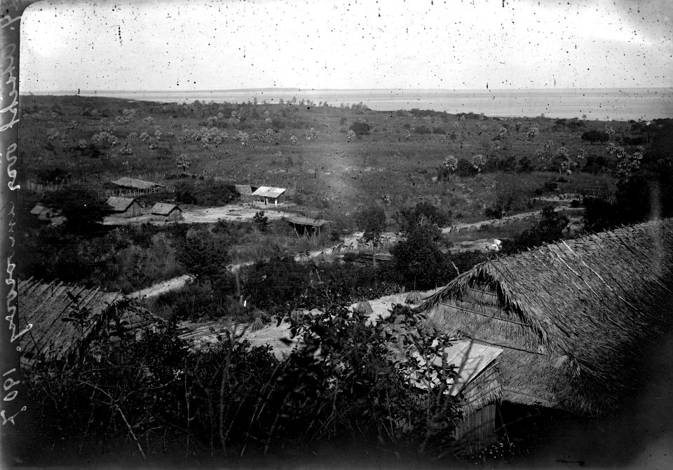 Utsikt över Amborovy med omgivningar. Datum, 1907. Ort, Amborovy, Madagaskar. Amborovy - SMVK - 021839