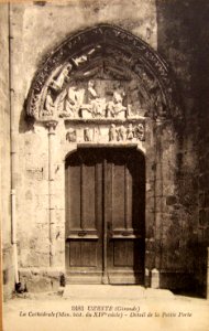 Uzeste - cathédrale portail 3