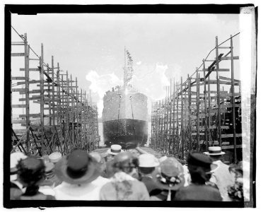 VA Ship Launching of Colin H. Livingstone LCCN2016828266