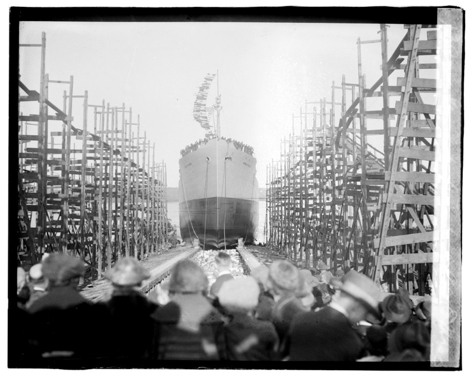 Va. Ship launching of Annie E. Morse LCCN2016827722