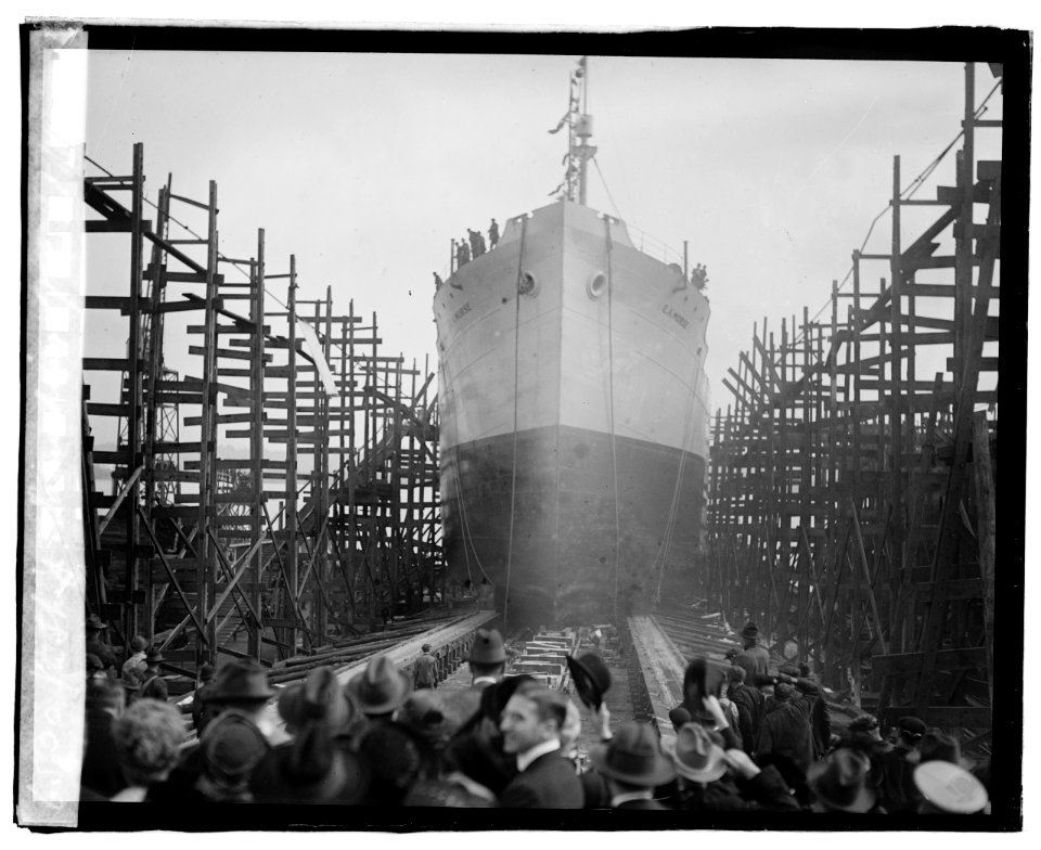 Va. Ship launching of E.A. Morse LCCN2016819980