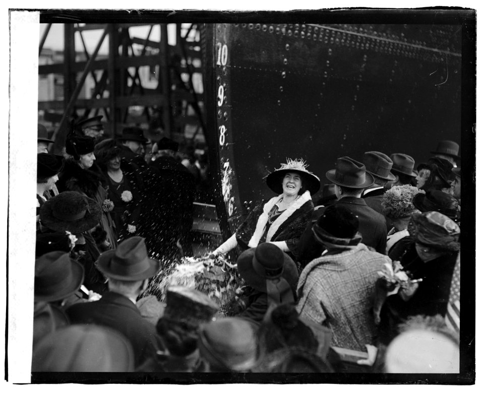 Va. ship launching of E.A. Morse LCCN2016819978