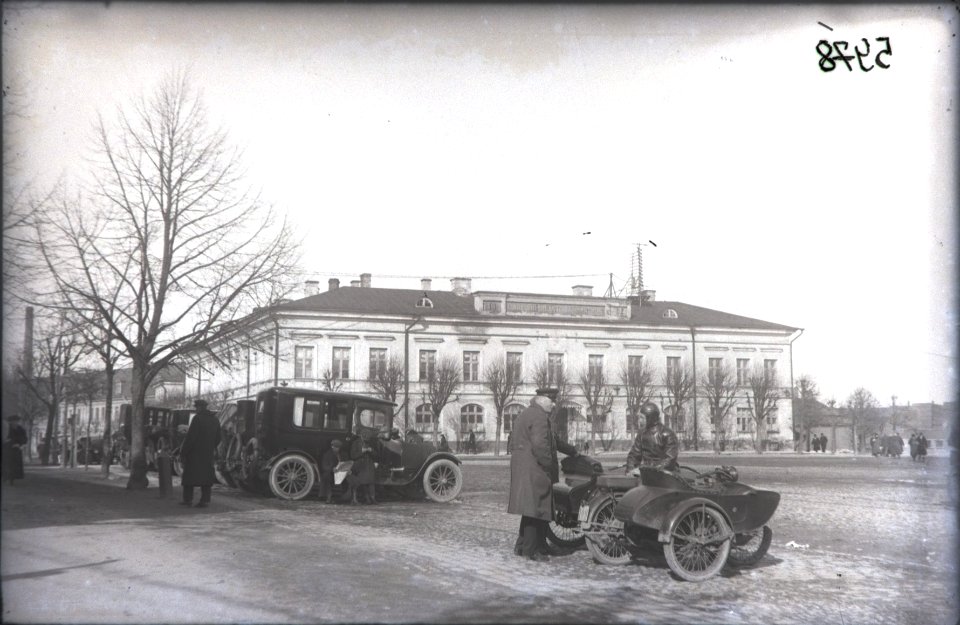 Vaade Viru väljakult Mere puiestee nurgal asuvale hoonele, AMN5978