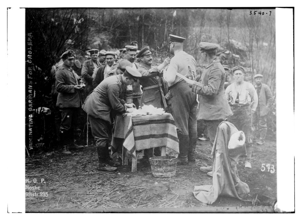 Vaccinating Germans for Cholera LCCN2014699400