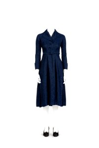 Vadlång klänning av blå-svart mönstrat siden. Tillhört Irma von Geijer - Hallwylska museet - 89263 photo