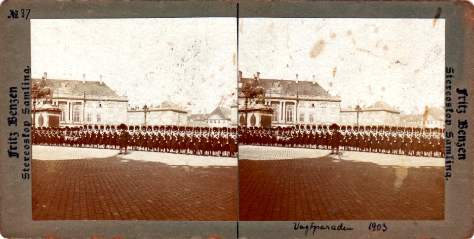 Vagtparaden, Amalienborg Slotsplads, 1903
